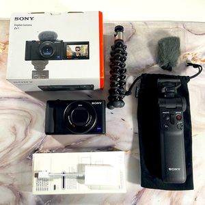Sony ZV-1F Vlog Camera Kit w/ 2 Tripods - Perfect Condition 📸✨